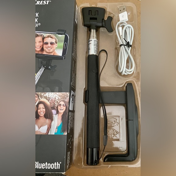 Blue Tooth Selfie Stick - Picture 4 of 8